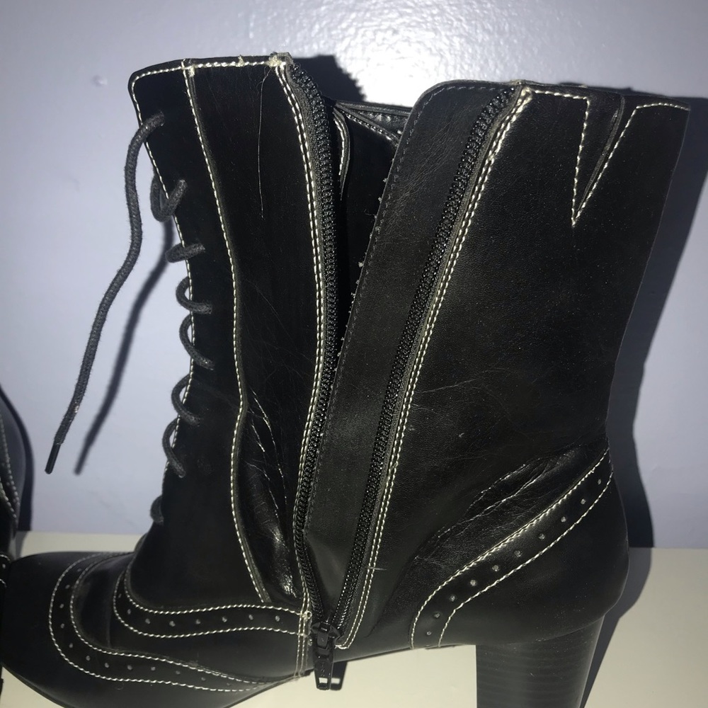 Boots - Picture 4 of 4